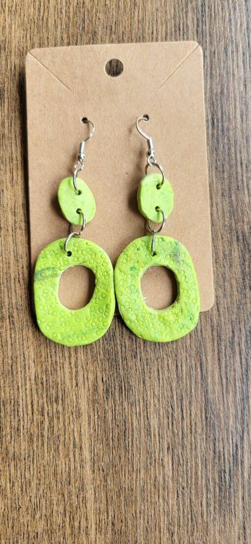 JuWen 2 Oorbellen Uniek handwerk in polymeerklei , een sieraad voor jou of als cadeau