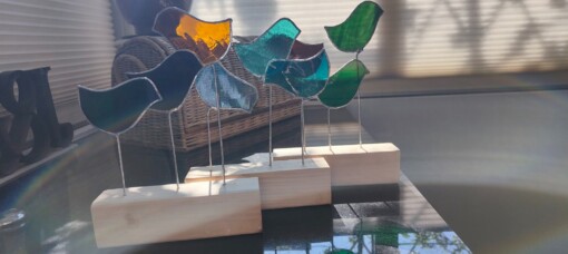 "Vrolijke fluiters". Glas in lood/Tiffany  3 vogels per set. 2 sets. Interieur object. Uniek