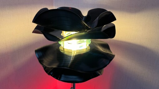 Tafellamp  "Wagner" ge-upcycled van oude LP's en CD's