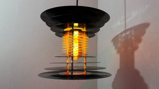 Hanglamp  "Beethoven" ge-upcycled van oude LP's en CD's