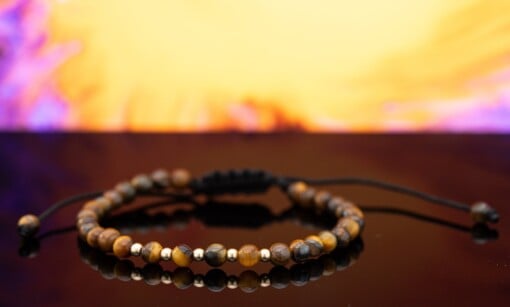 Tijgeroog armband met 14 karaat geelgouden kralen van 2,5 mm