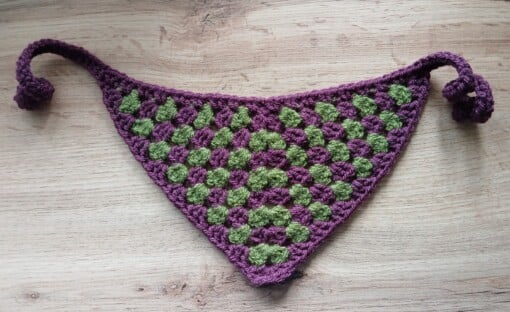 Handgemaakte Gehaakte Hondenbandana – Paars & Groen