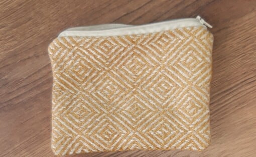 Duurzaam stijlvol: handgemaakte zakjes en make-up tassen