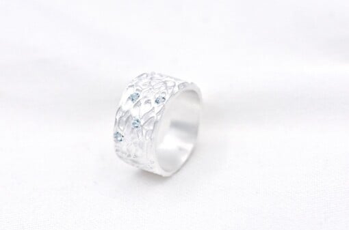River stone silver
