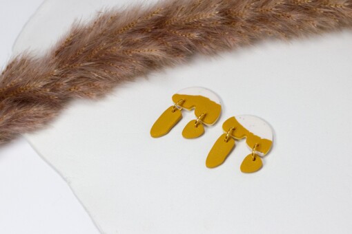 Acadia Ochre | Statement Stud Oorbellen - Lichtgewicht Polymeerklei met Roestvrijstalen Stiften