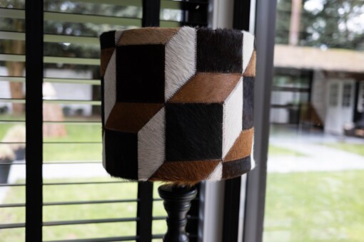 Laura koeienhuid lampenkap patchwork - echt leer - zwart, bruin, wit - Ø30x26cm