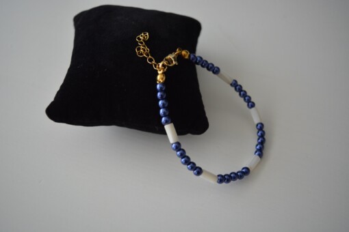 armbandje met glasparels en tubes