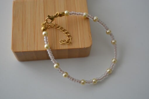 armbandje met rocailles en parels