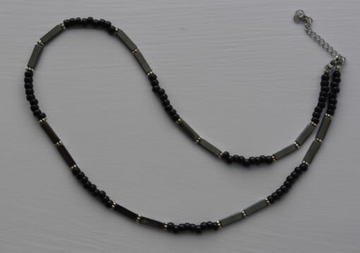 roestvrijstalen ketting met zwarte Miyuki en antraciete hematite kralen