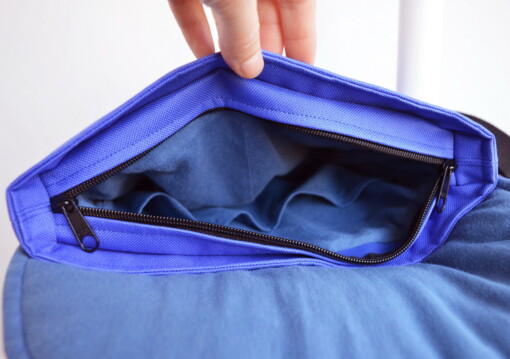 Blauwe waterdicht rugzak met magische paddestoel textiel kunstwerk