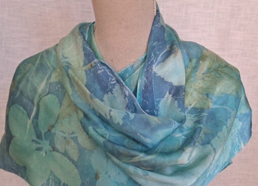 Satijnzijden sjaal turquoise met botanische print