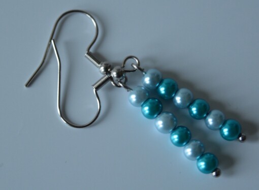 oorbellen met blauwe parels