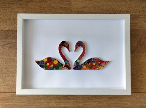 Papierkunst in quilling-techniek: Zwanen – symbolisch wanddecor in kleur voor jouw interieur