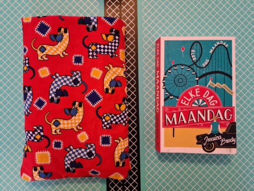 Booksleeve Happy teckel – Voor boekenliefhebbers met een zwak voor teckels!