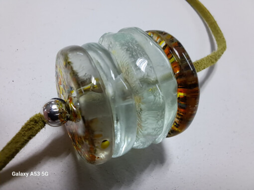 Halsketting van gerecycled glas