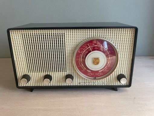 Vintage bluetooth radio  Philips 1956 zwart rood