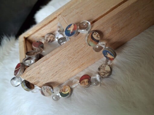 Gerecycelde ketting van papier en glaskralen