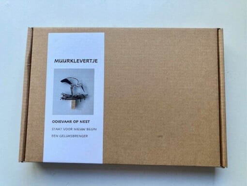 oievaar op nest – houten wanddecoratie voor aan de muur | Symbool voor nieuw leven, en nieuw begin.