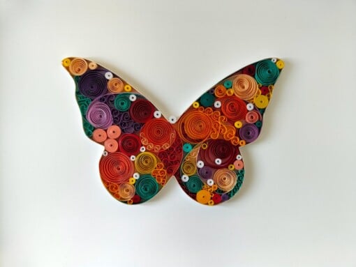 Papierkunst in quilling-techniek: Butterfly – een bron van kleur in jouw interieur
