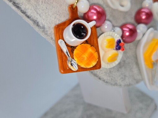 Breakfast Lovers, een handgemaakte ketting voor de echte ontbijfan.