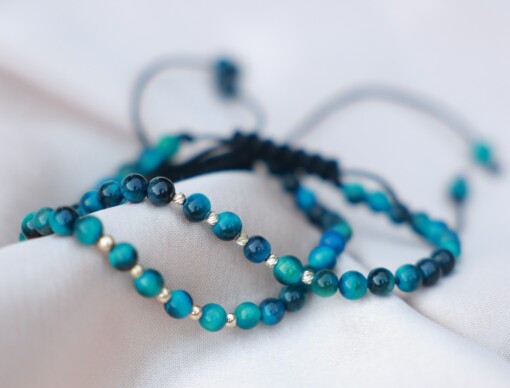 Prachtige armband met Blauwe Tijgeroog en 14 karaat geelgouden kralen