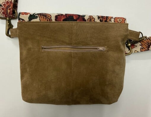 Ruime schoudertas gemaakt van een vintage suede jas met damast bloemenprint