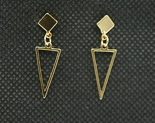 Suspended Triangle : gouden driehoek oorbellen
