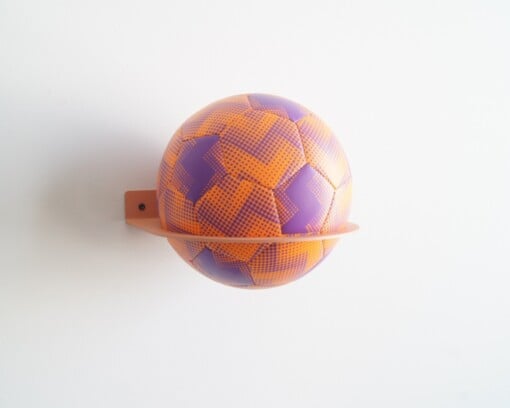STERKSTAEL Ball Dusty Rose ø 20cm - industriële balhouder muur - wandbevestiging - kleur oud roze - poedercoating - staal