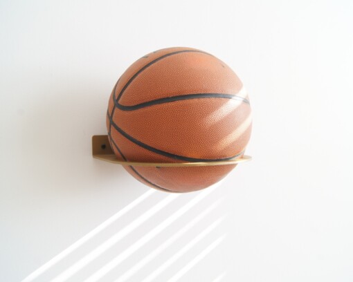 STERKSTAEL Ball Goud ø 20cm - industriële balhouder muur - wandbevestiging - kleur goud - poedercoating - staal