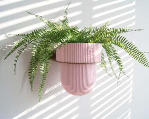 STERKSTAEL Flora S Eco Pot Pink Blossom - bloempothouder - kleur houder goud - kleur pot zacht roze - inclusief bloempot ø12cm - poedercoating - staal