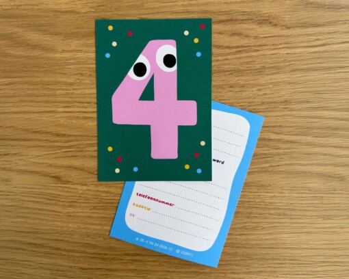 Feestbundel: Nummer 4 Taarttopper + 5 Uitnodigingen – Handgemaakt & Uniek