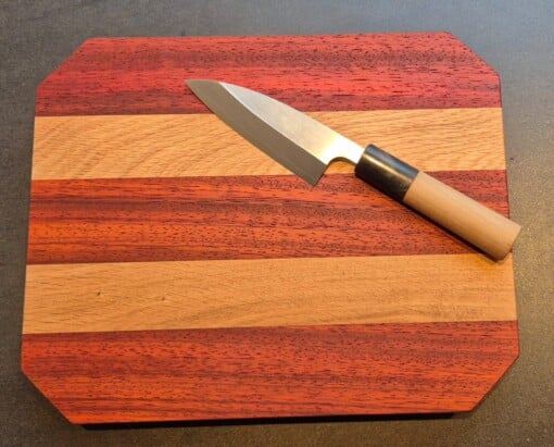 Handgemaakte houten serveerplank 29x23x2,5cm