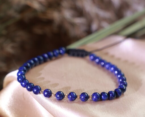 Stijlvolle Lapis lazuli armband met 14 karaat geelgouden kralen