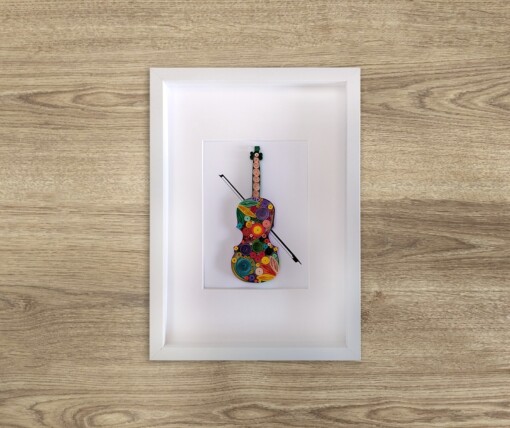 Papierkunst in quilling-techniek: Viool – kleurrijk muzikaal kunstwerk voor aan de muur