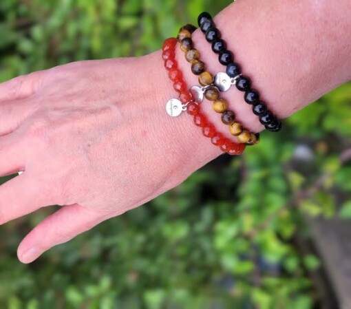 Elastische armband carneool op maat gemaakt