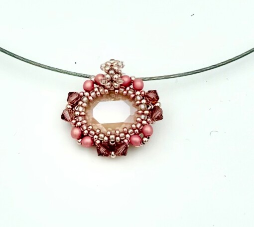Swarovski hanger aan spang
