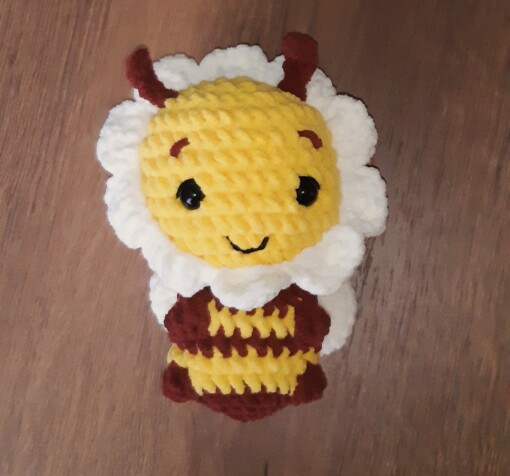 Schattige gehaakte knuffel Bijtje: De Zoete Vriend voor Kleine dromers!