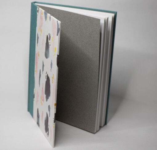 Notitie en/of schetsboek met linnen en omslag decoratief papier