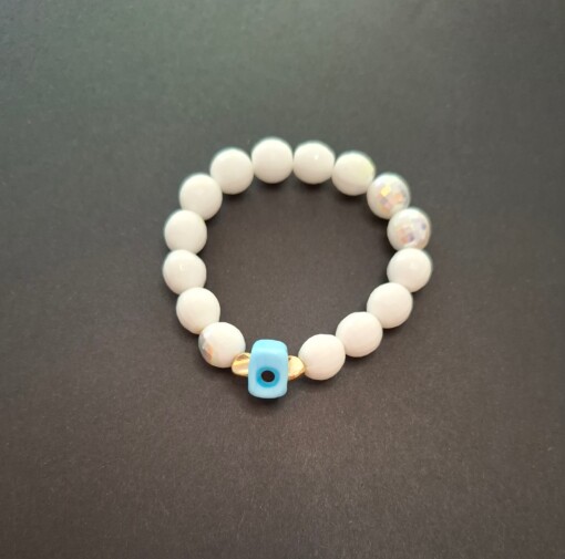 Handgemaakte armband met elastische glaskralen