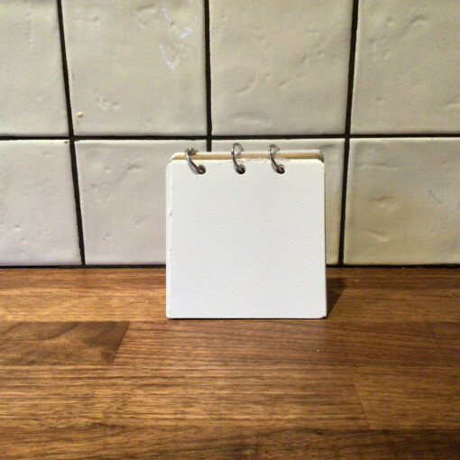 Schetsboek met houten kaft-artist