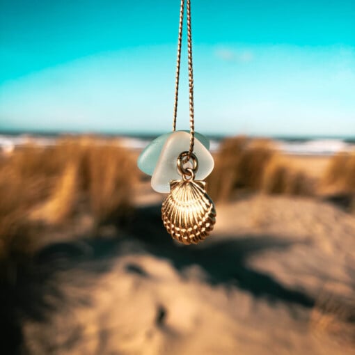 Zeeglas schelp ketting goud