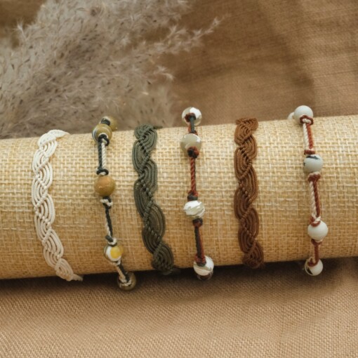 Armband gemaakt met bedels van gerecycled plastic
