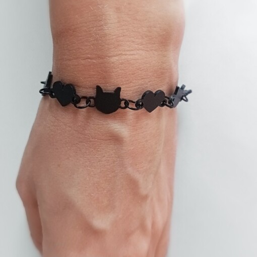 Kattenkopjes en hartjes armband