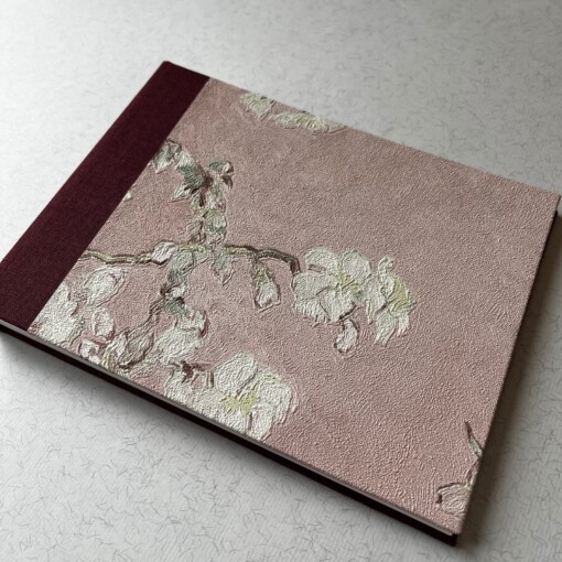 Foto album, met bloesem , linnen en papier, handgemaakt
