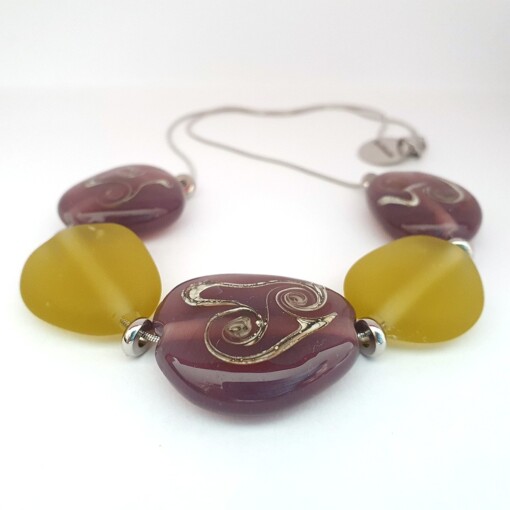 Ketting glaskralen aubergine amber