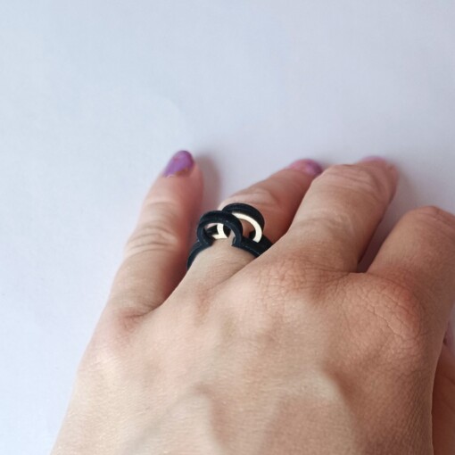 houten of zwarte bubbel ring