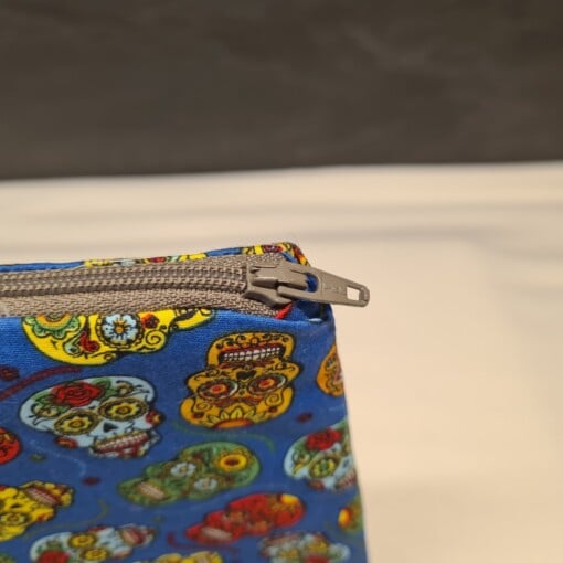 Handgemaakte Toilettas / Make-up Tas met Doodshoofden Print