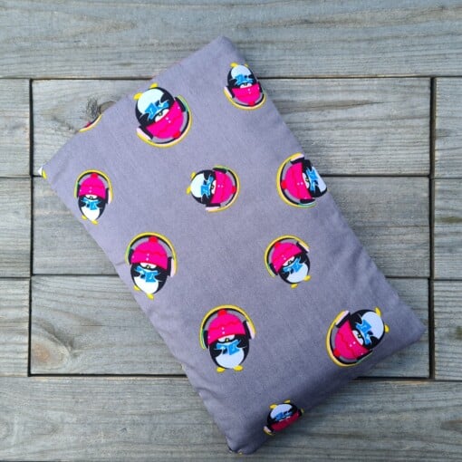 Booksleeve Chill & Read – Pinguïn Edition - Cadeau voor Muziek- en Boekennerds