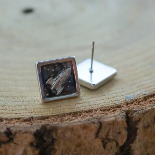 Grappige raket steker oorbellen "fly me to the moon" voor valentijnsdag