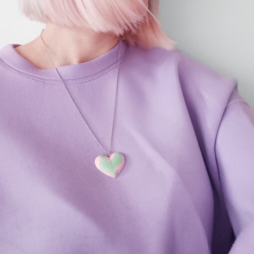 Groen met roze hart ketting
